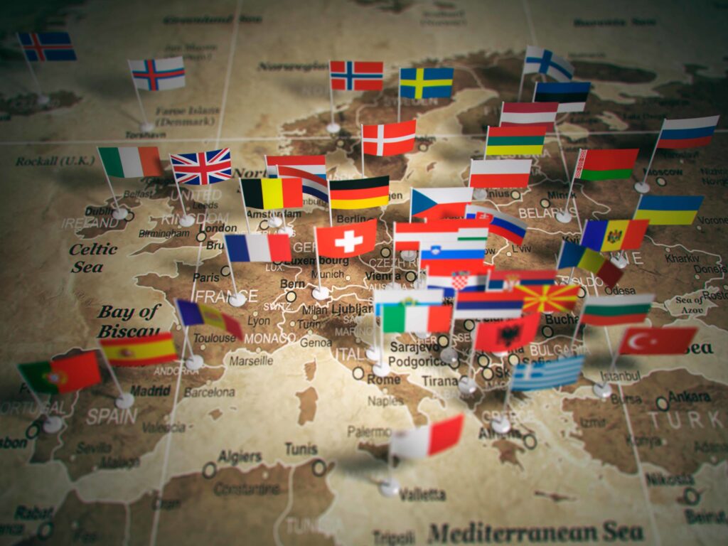 mapa europa con banderas para ruta Viajar en autocaravana por Europa