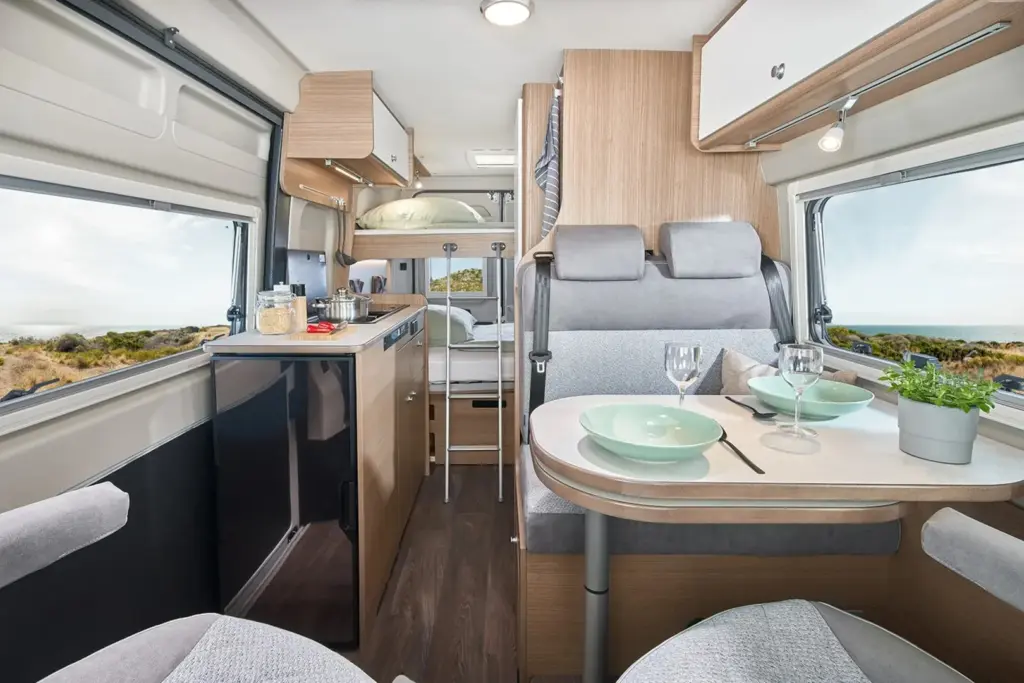 Autocaravana Carado Vlow 601 de lloguer: interior