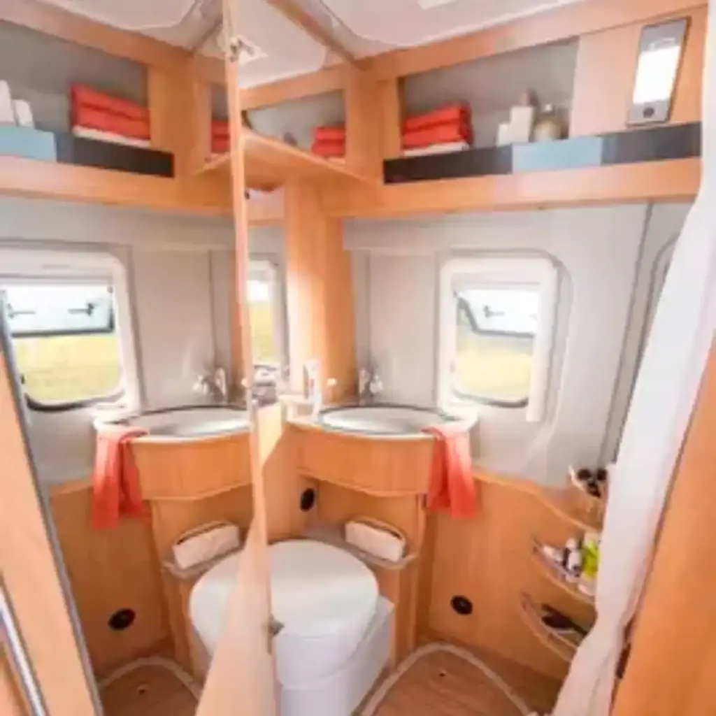Autocaravana Globecar Summit 600 de alquiler: interior