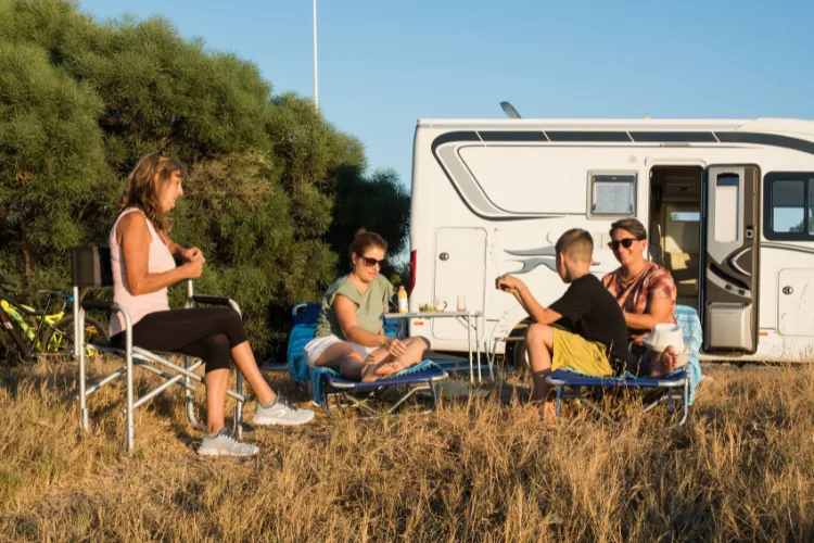 viajar en familia autocaravana pequena 4 plazas
