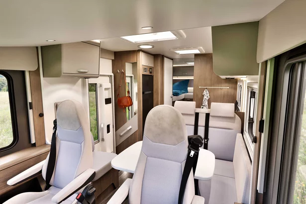 Interior autocaravana Carado