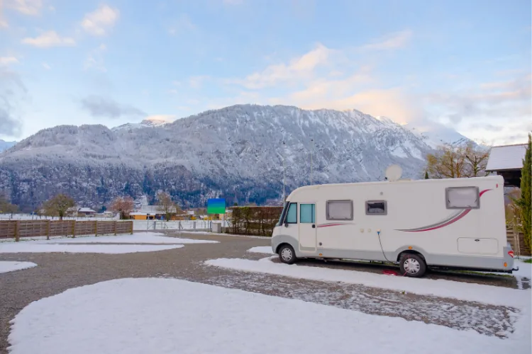 conducir autocaravana en la nieve