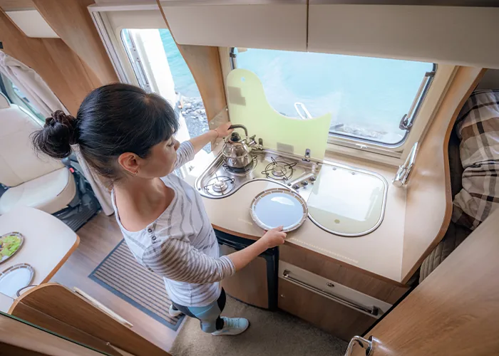 mujer autocaravana