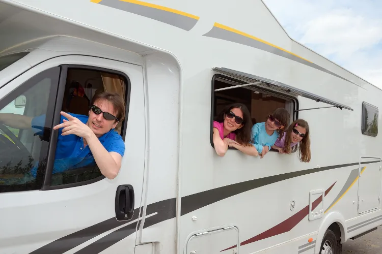 viajar en familia autocaravana pequena 4plazas