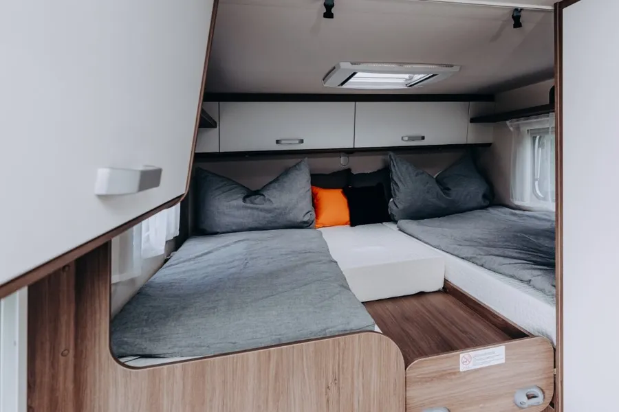 Autocaravana Carado V347 de alquiler: camas