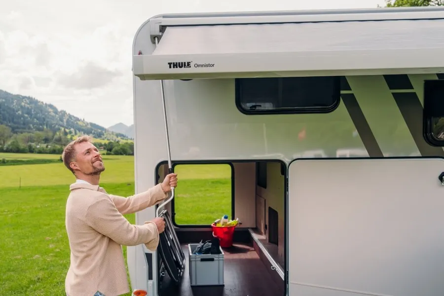 Autocaravana Carado V347 de alquiler: garaje